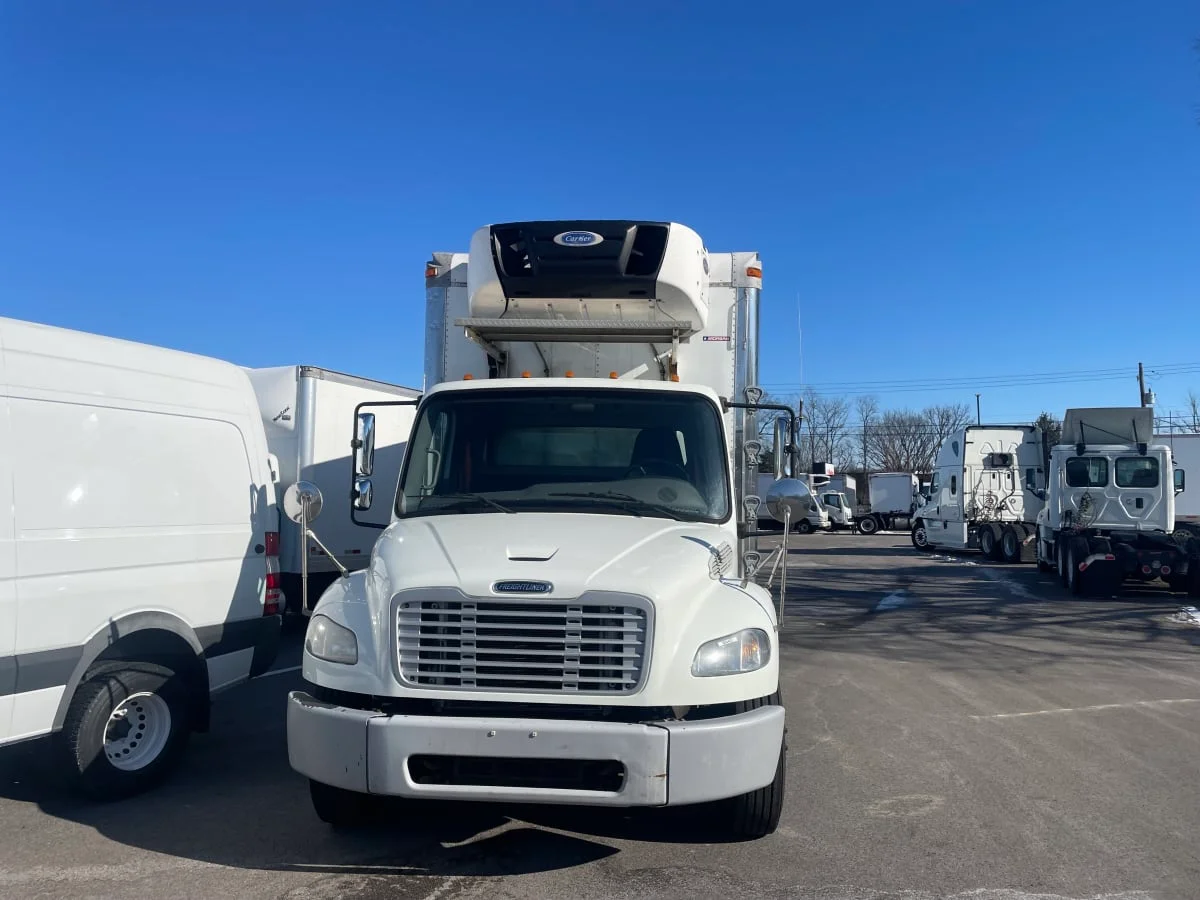 2019 Freightliner M2 106 - image 2