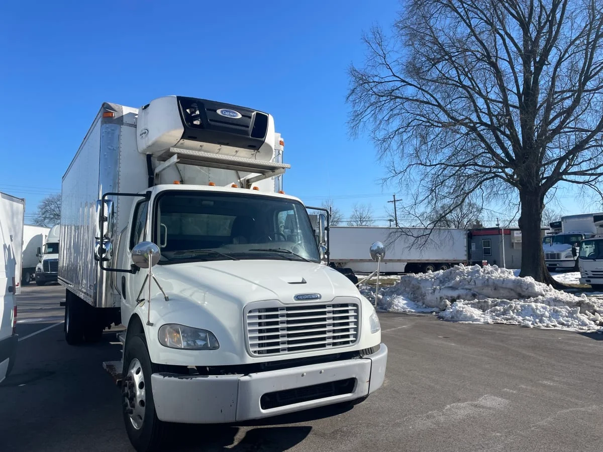 2019 Freightliner M2 106 - image 3