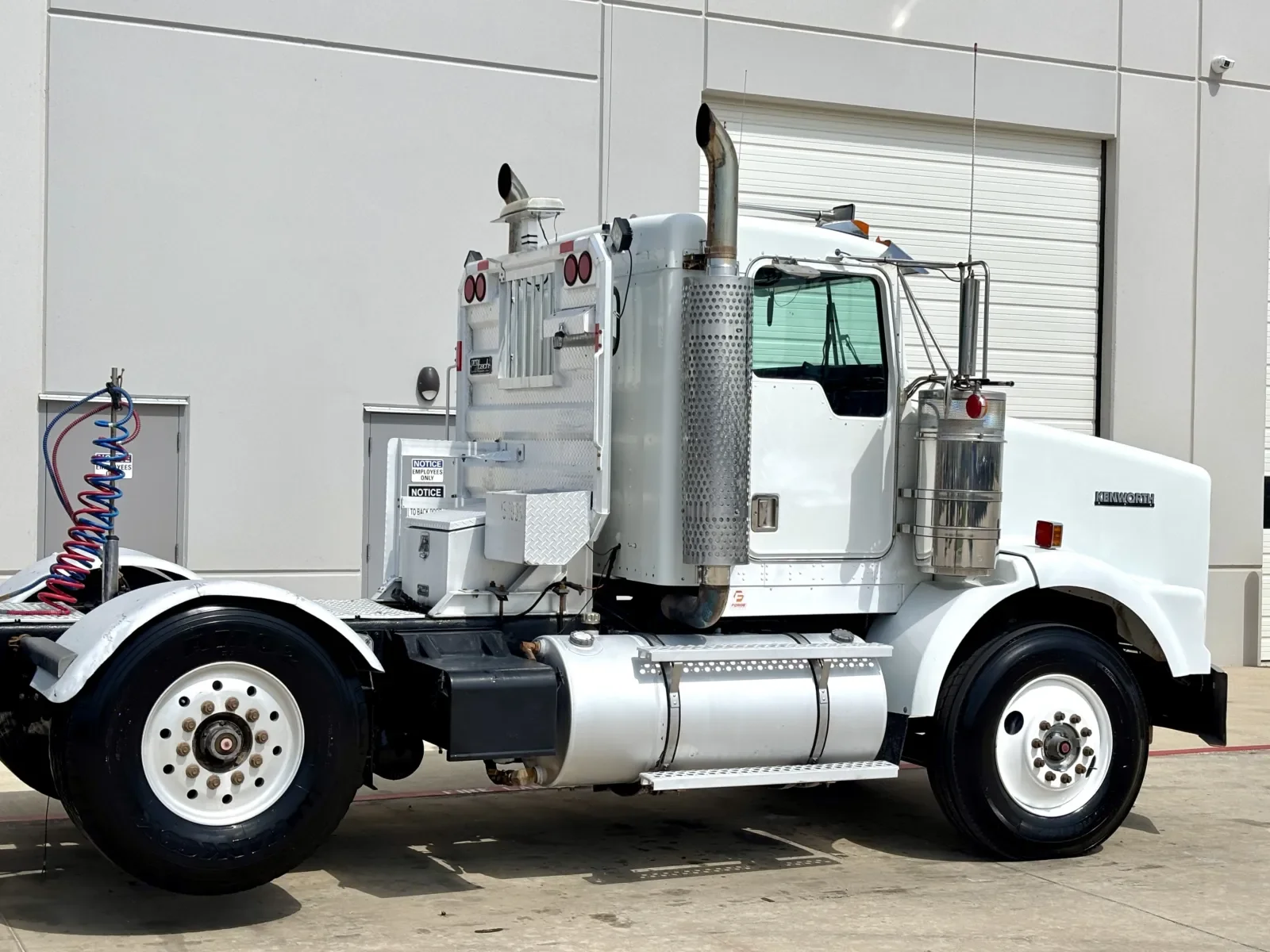 2001 Kenworth T800 - image 7