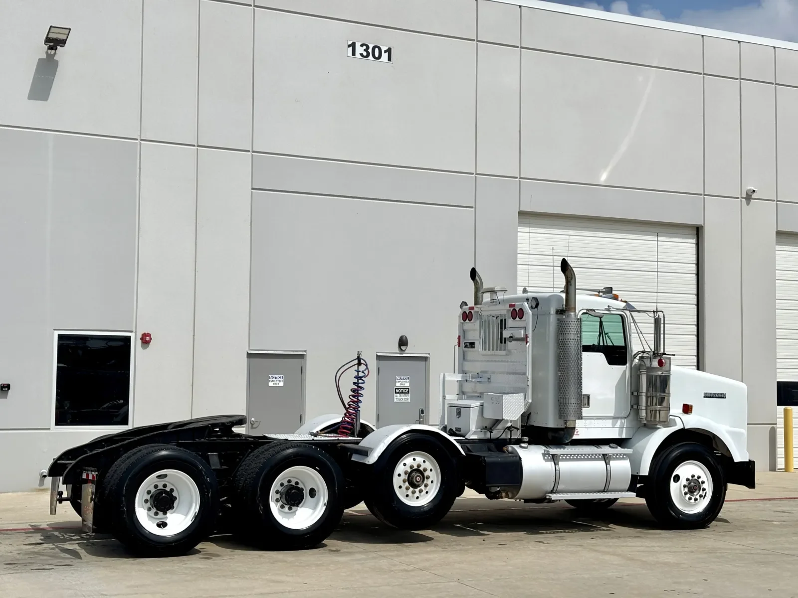 2001 Kenworth T800 in Hutchins, TX — photo 5