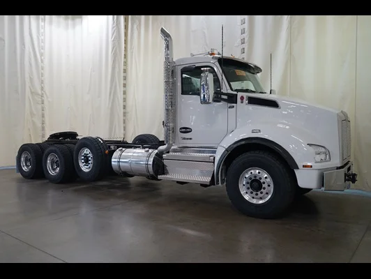 2027 Kenworth T880 in Cedar Rapids, IA
