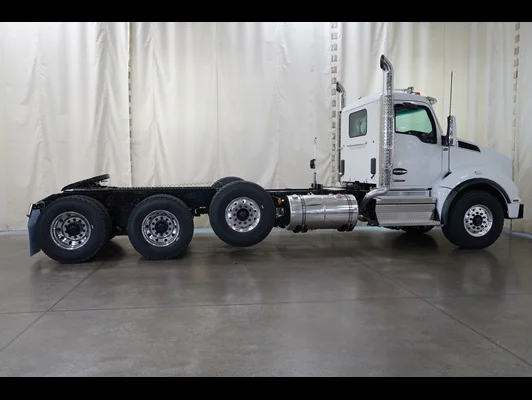 2027 Kenworth T880 in Cedar Rapids, IA — photo 6
