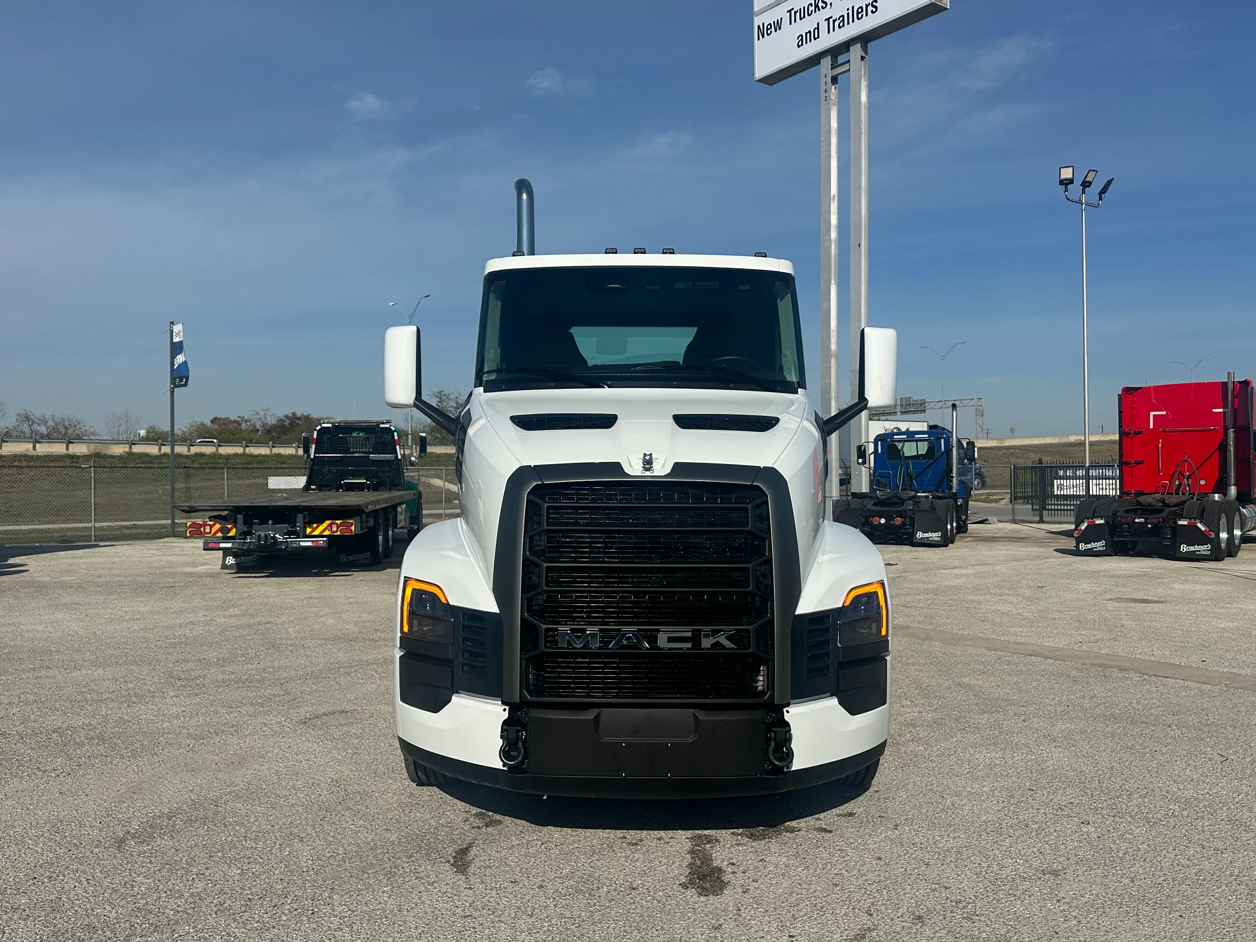 2026 Mack Pinnacle in San Antonio, TX — photo 2