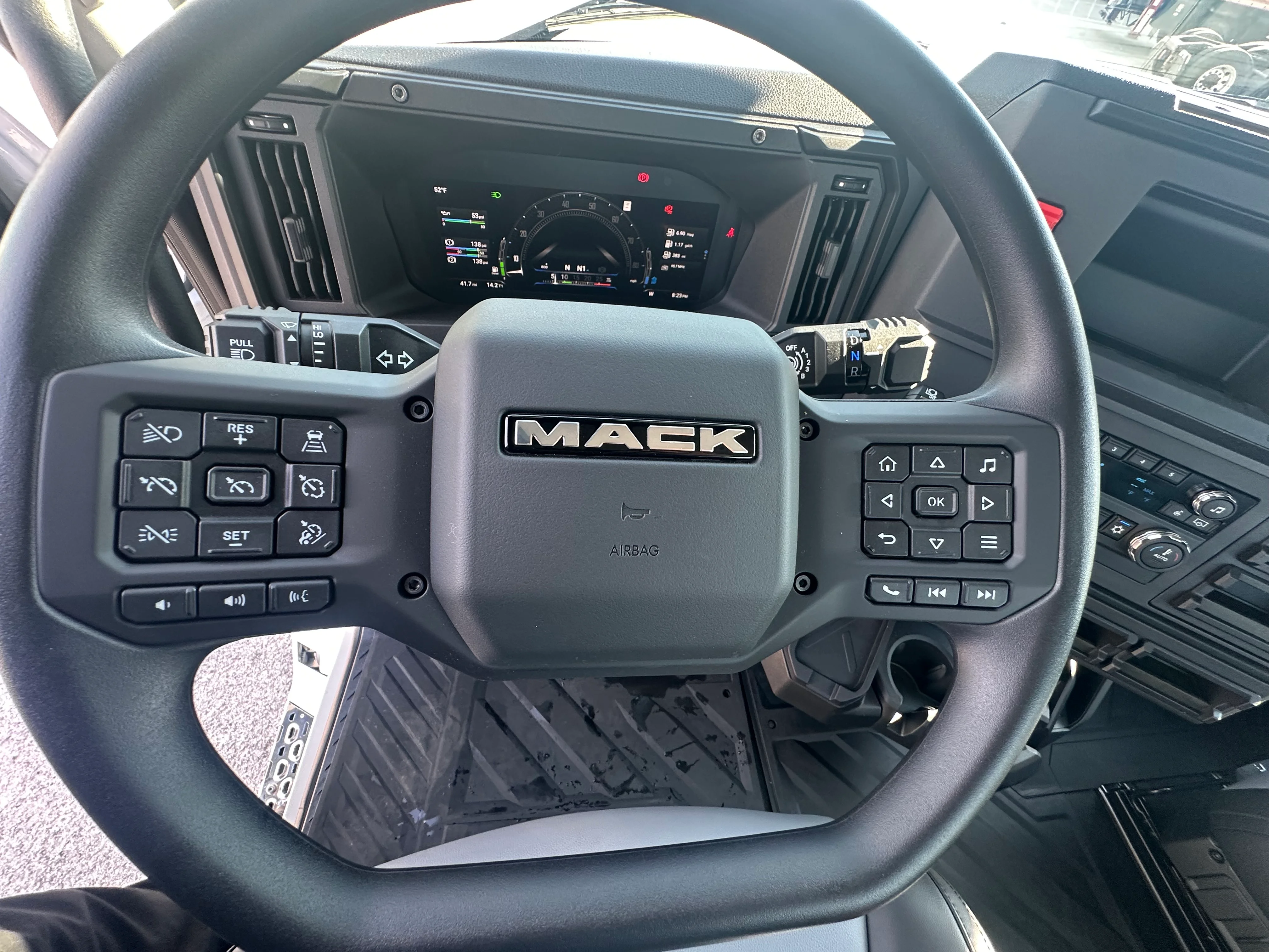 2026 Mack Pinnacle in San Antonio, TX — photo 12
