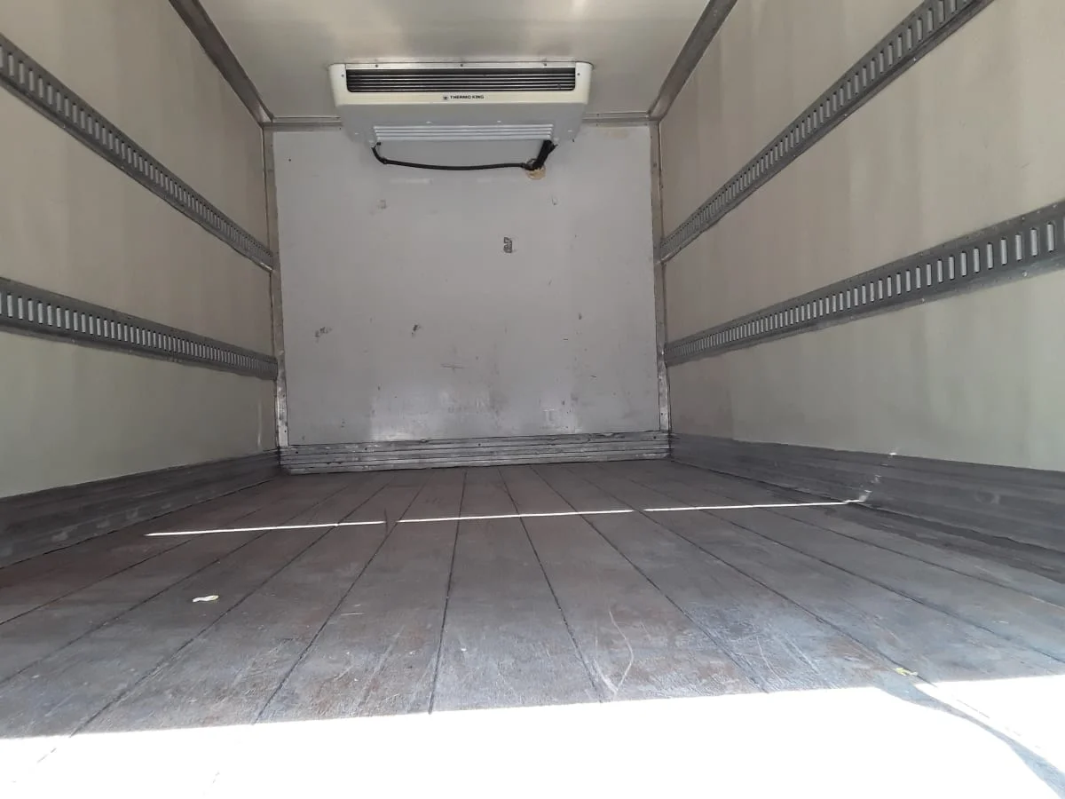 2018 Isuzu NQR - image 9