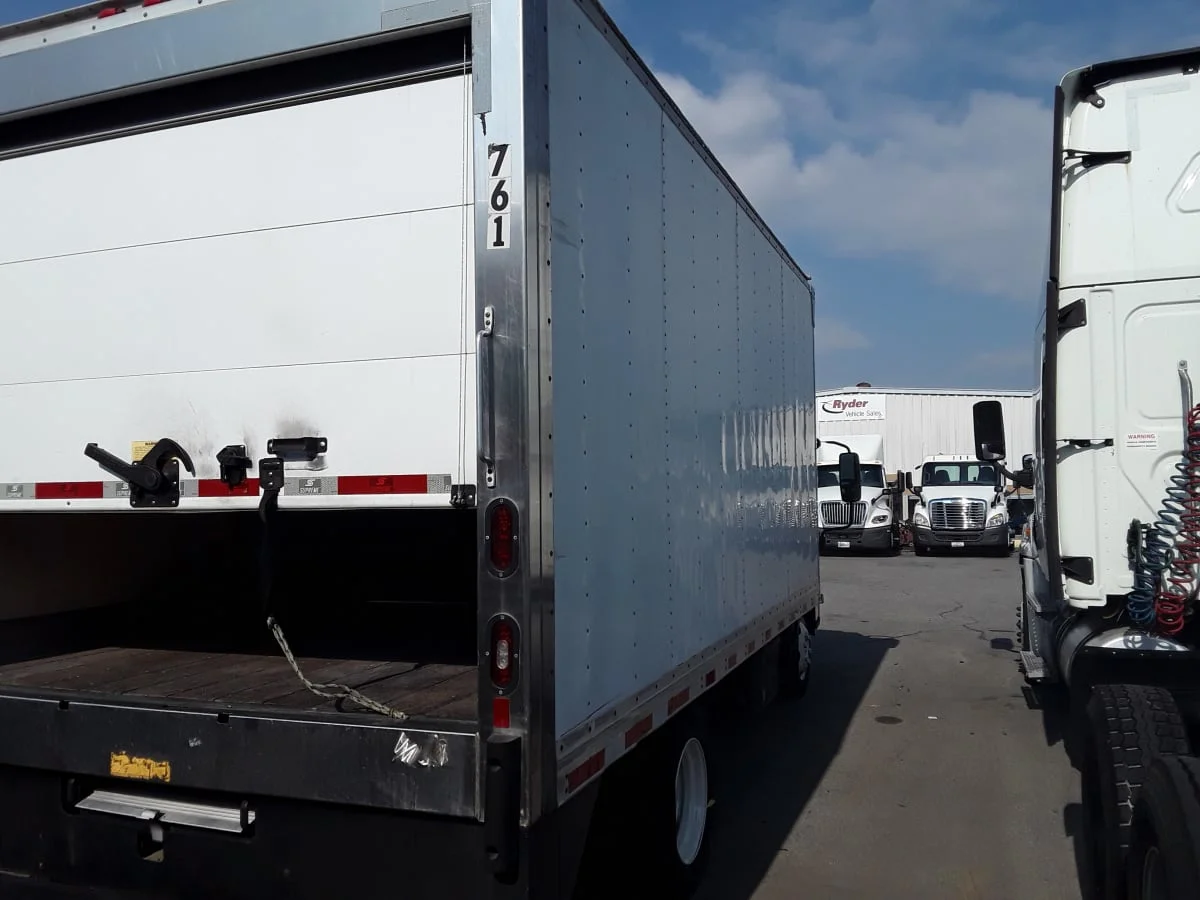 2018 Isuzu NQR - image 4