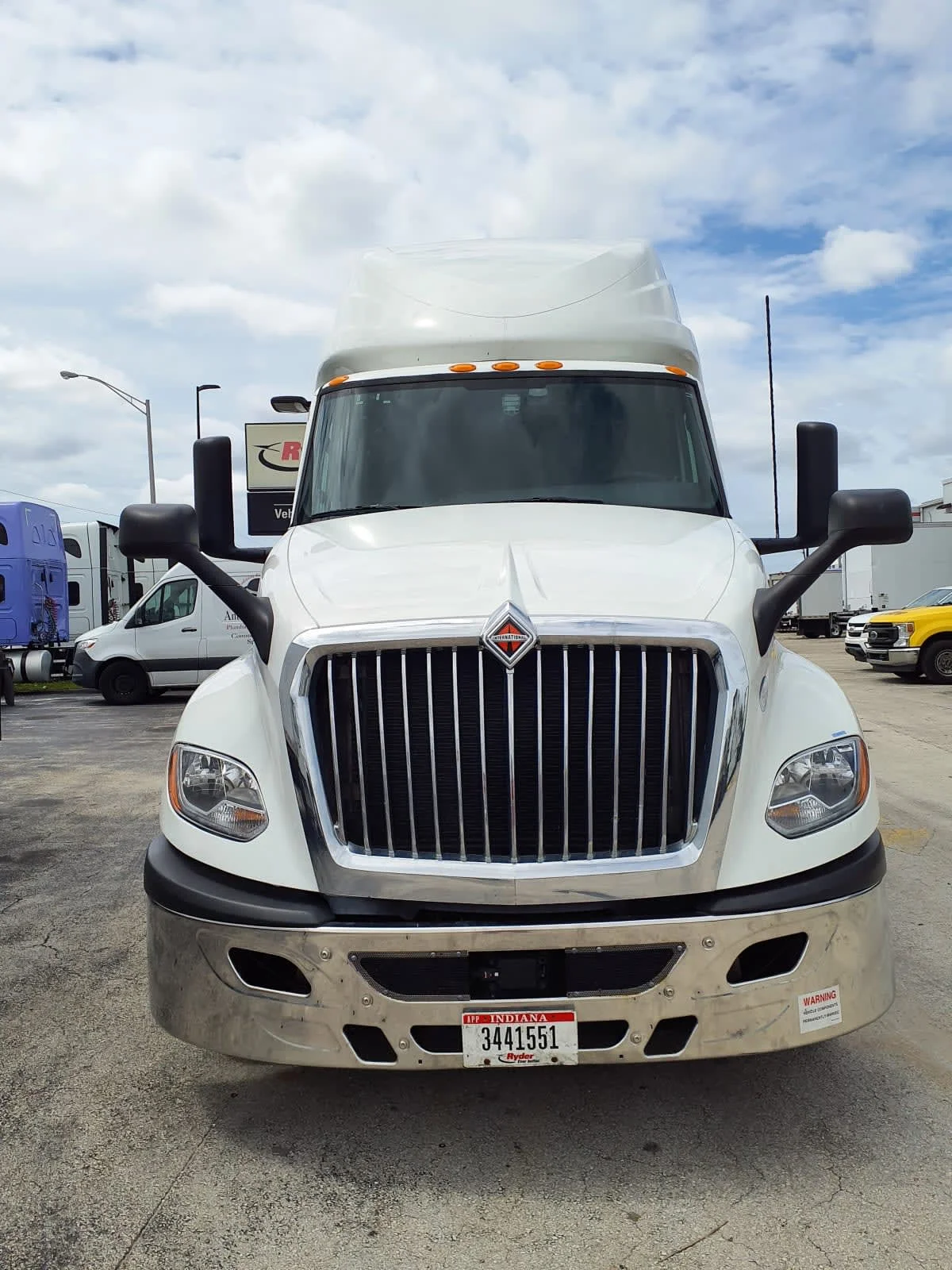 2023 International LT in Miami, FL — photo 2