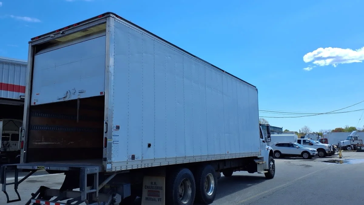 2018 Freightliner M2 106 in Salisbury, MA — photo 4