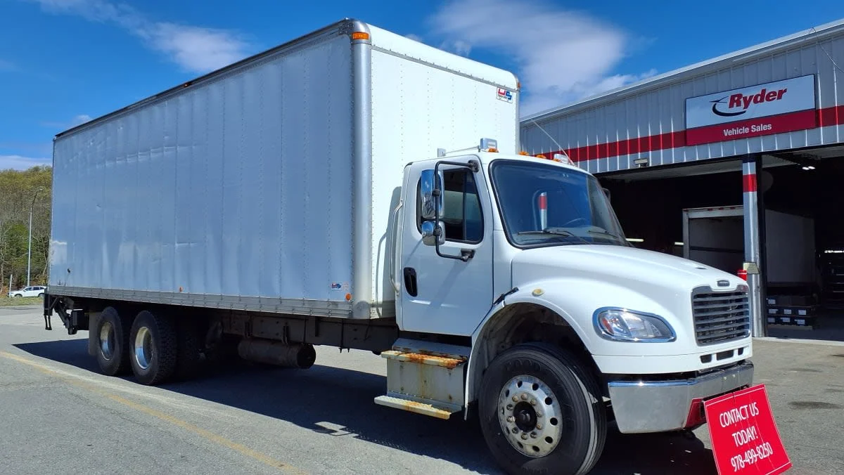 2018 Freightliner M2 106 in Salisbury, MA — photo 3