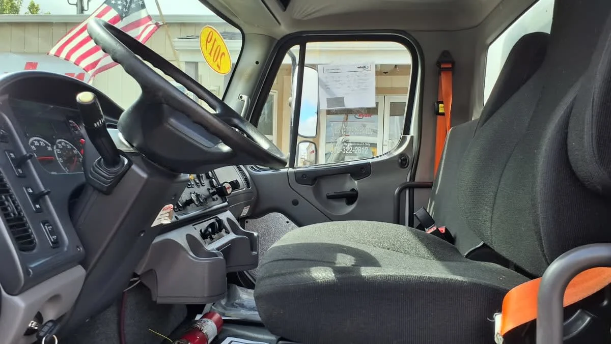 2019 Freightliner M2 106 in West Chester, OH — photo 7