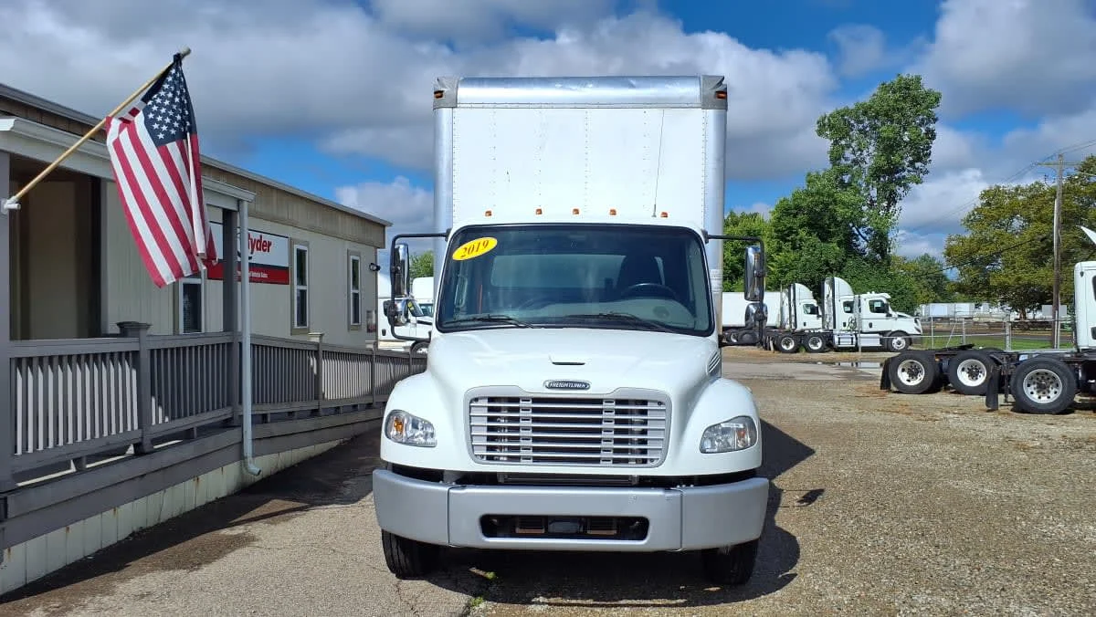 2019 Freightliner M2 106 in West Chester, OH — photo 2