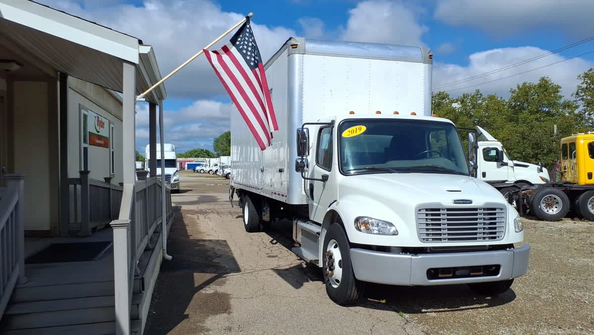 2019 Freightliner M2 106 in West Chester, OH — photo 3