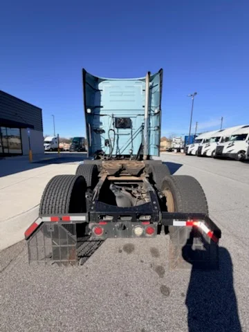 2021 Volvo VNL 760 - image 4