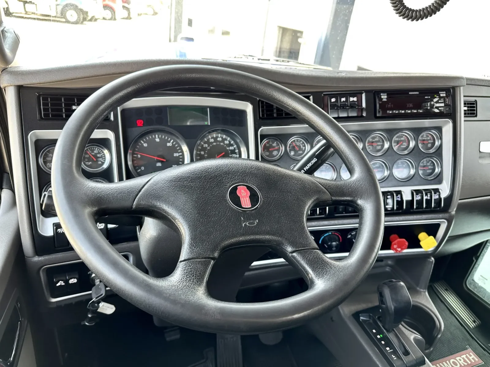 2018 Kenworth W900 in New Lenox, IL — photo 16