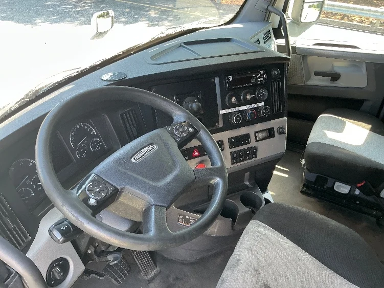 2021 Freightliner Cascadia in Atlanta (Conyers), GA — photo 10
