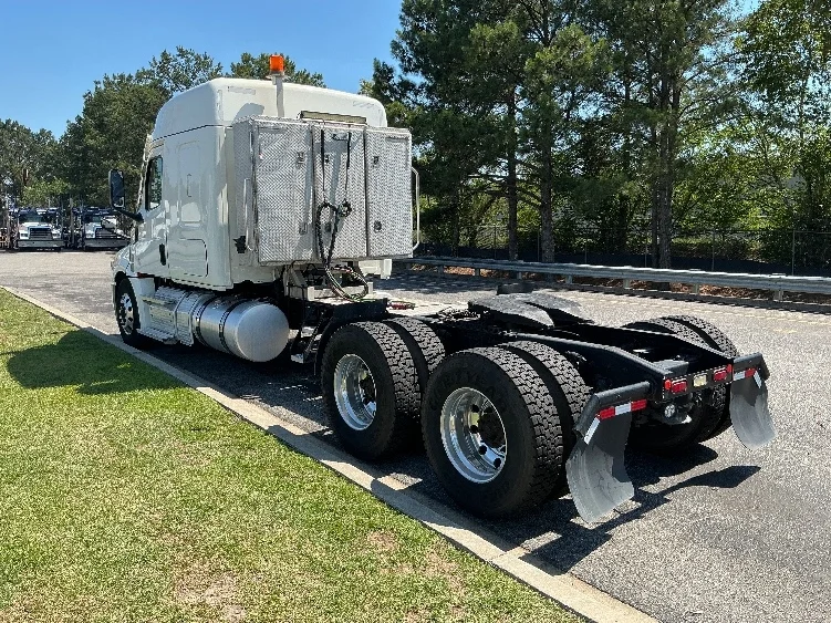 2021 Freightliner Cascadia in Atlanta (Conyers), GA — photo 5