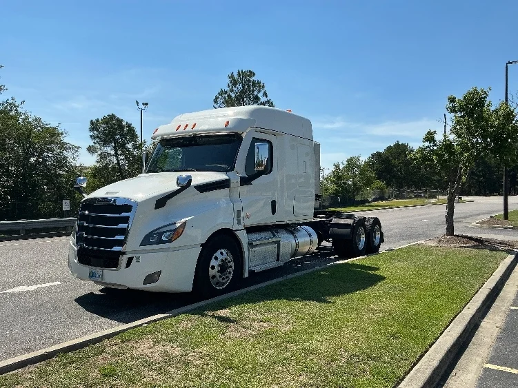 2021 Freightliner Cascadia in Atlanta (Conyers), GA — photo 3