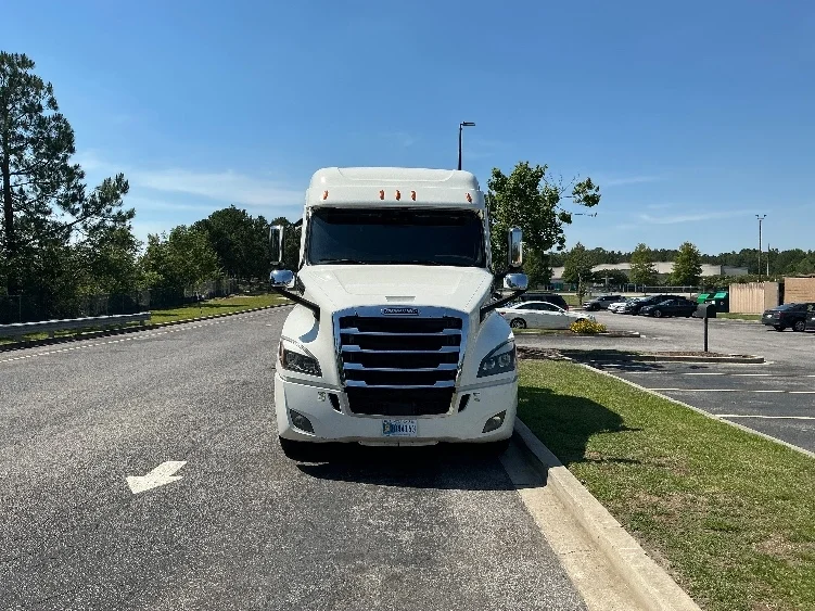 2021 Freightliner Cascadia in Atlanta (Conyers), GA — photo 2
