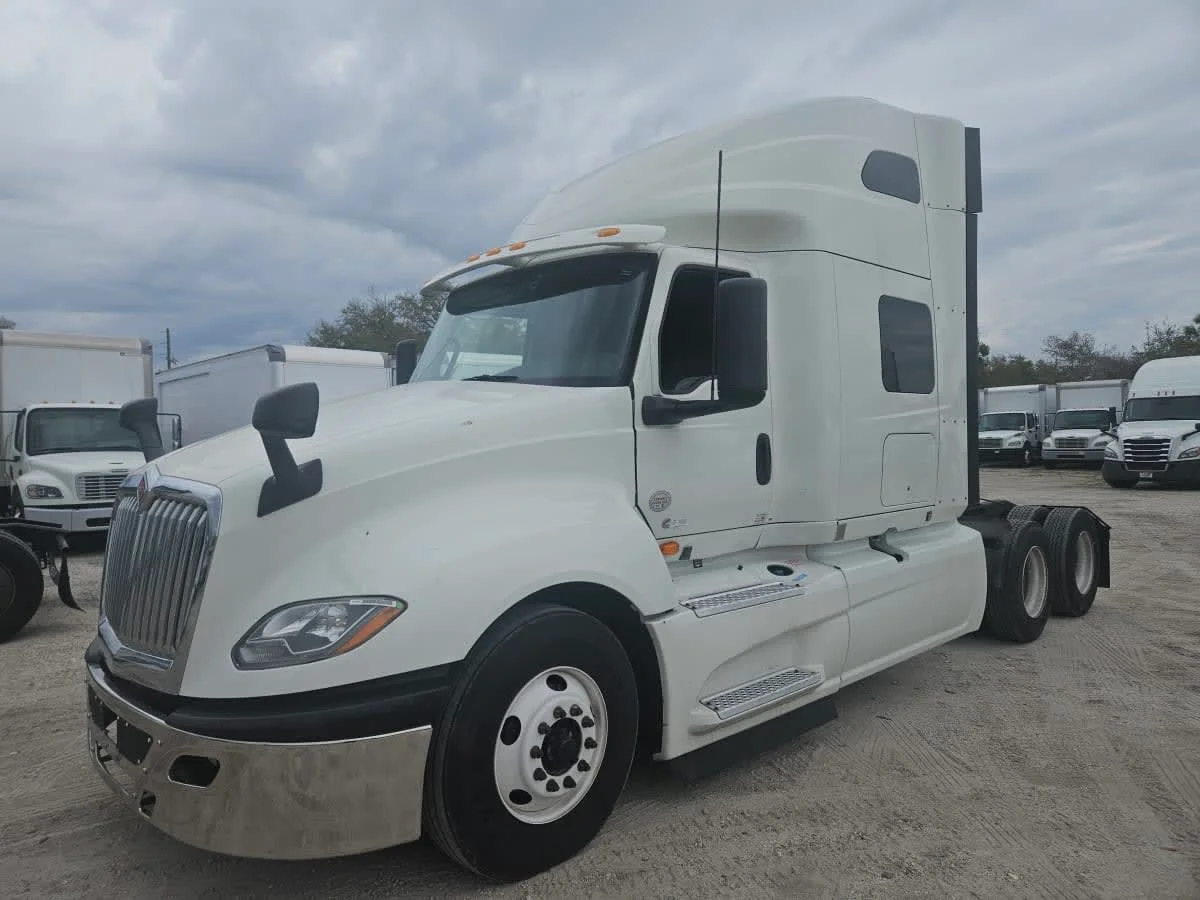 2020 International LT in Orlando, FL