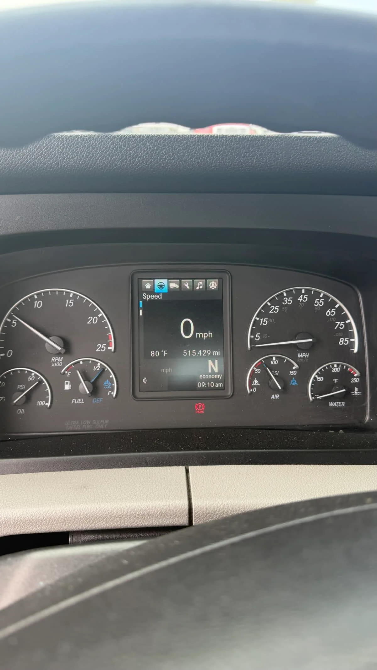 2020 Freightliner Cascadia in Pomona, CA — photo 9