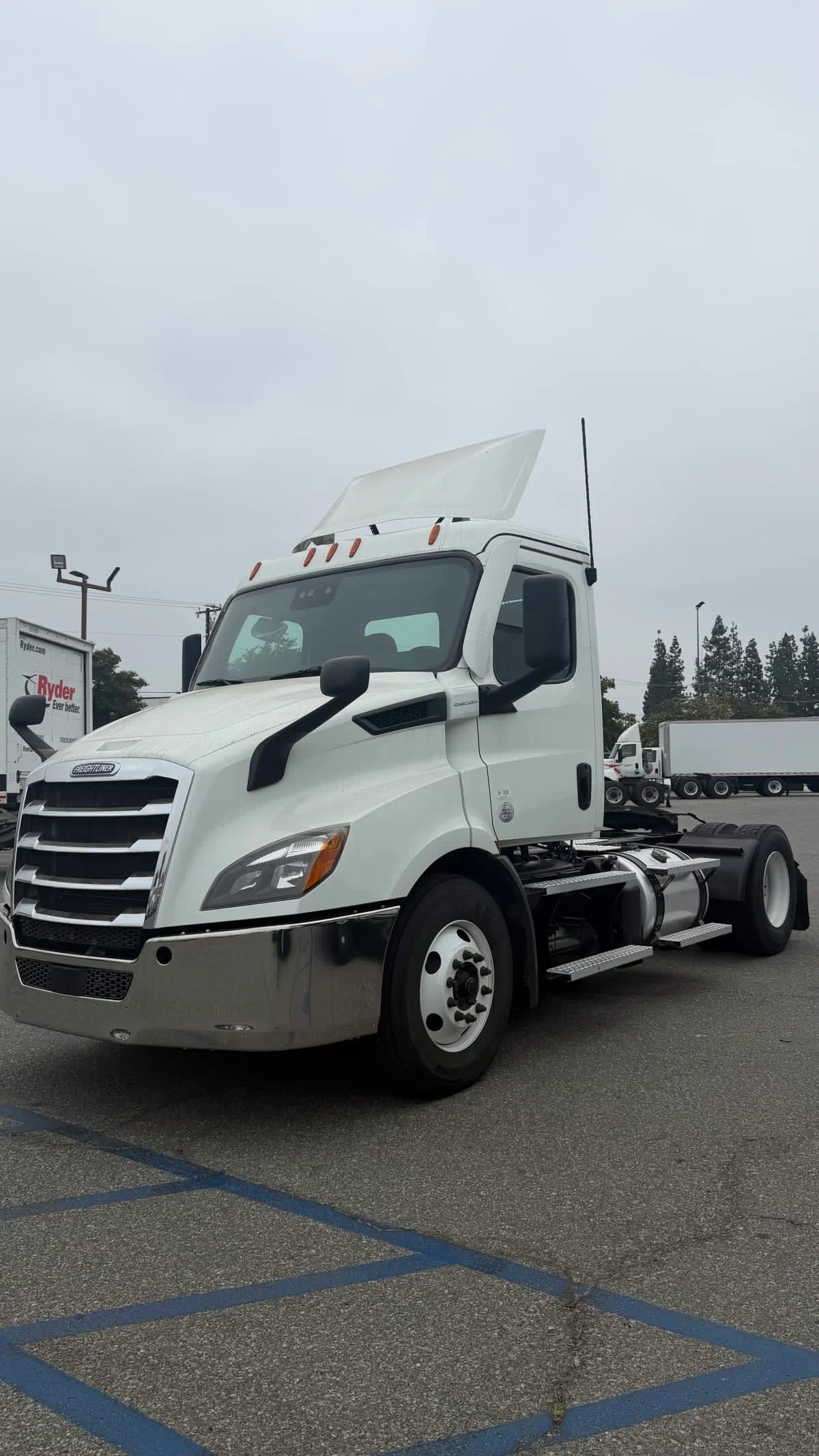 2020 Freightliner Cascadia in Pomona, CA