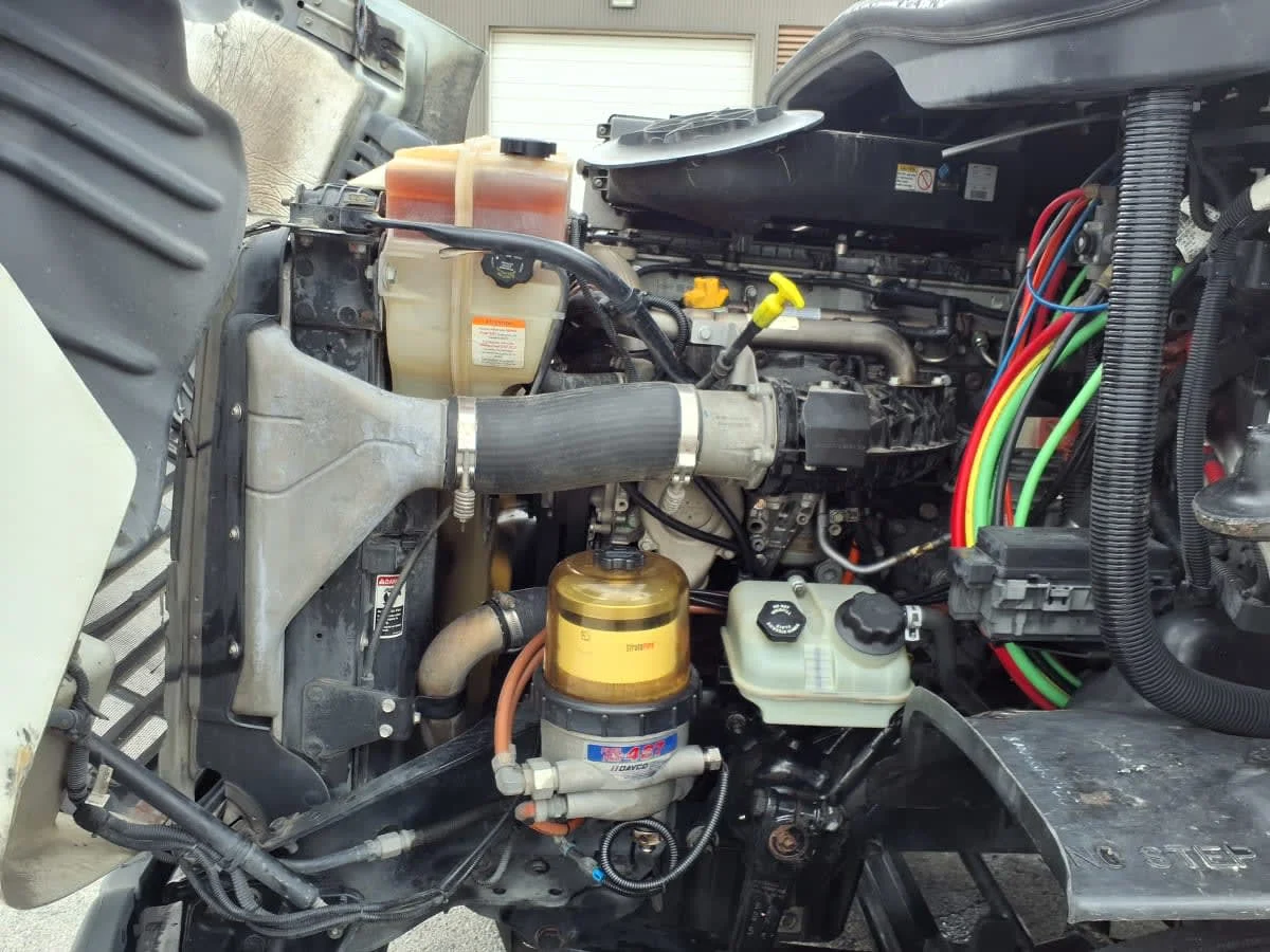 2019 Freightliner Cascadia in Fort Worth, TX — photo 8