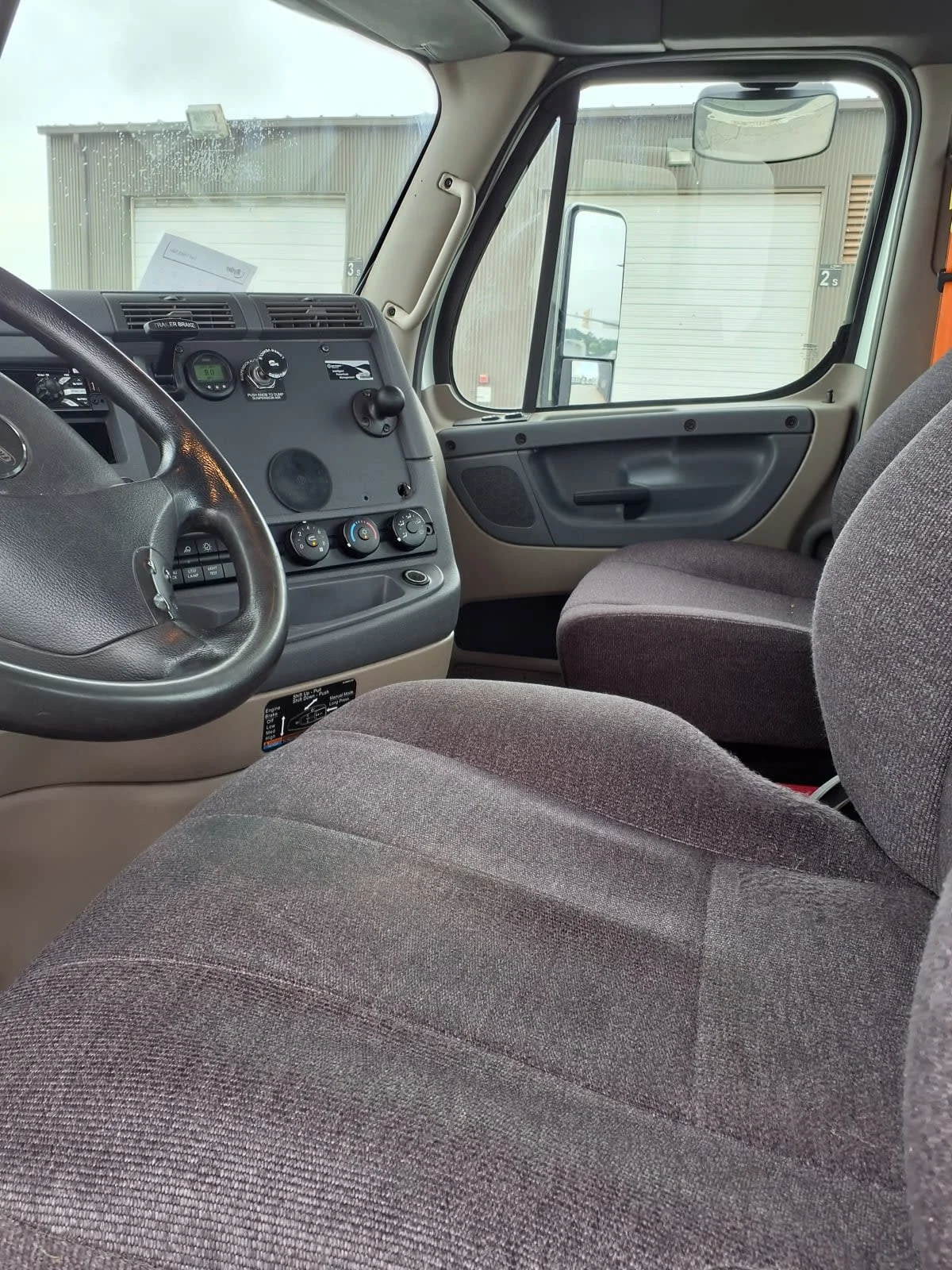 2019 Freightliner Cascadia in Fort Worth, TX — photo 7