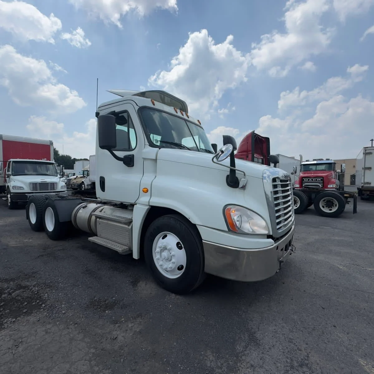 2019 Freightliner Cascadia in Syracuse, NY — photo 3