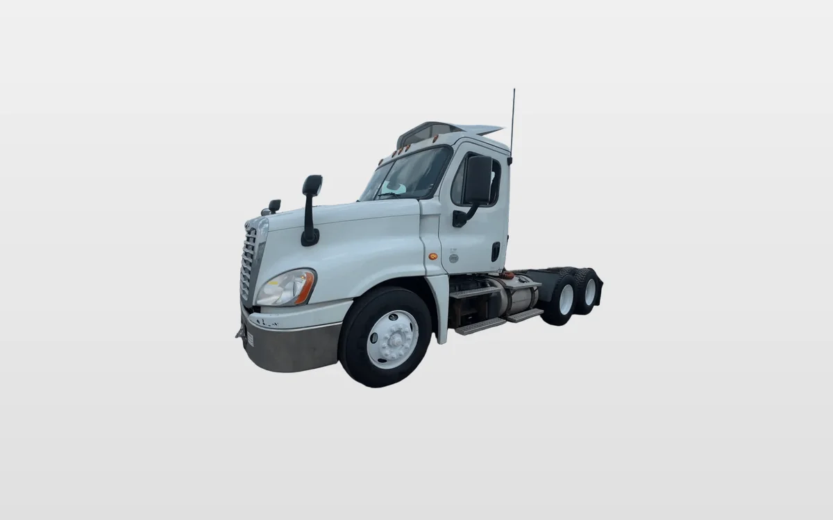 2019 Freightliner Cascadia - image 1
