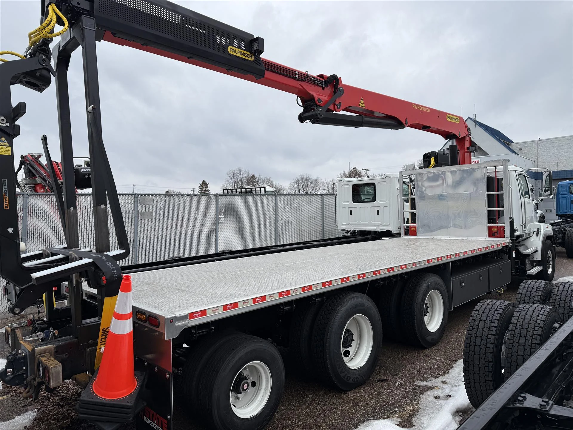 2015 Western Star 4700 - image 4