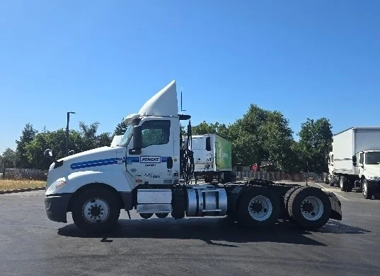2019 International LT in Stockton, CA — photo 4