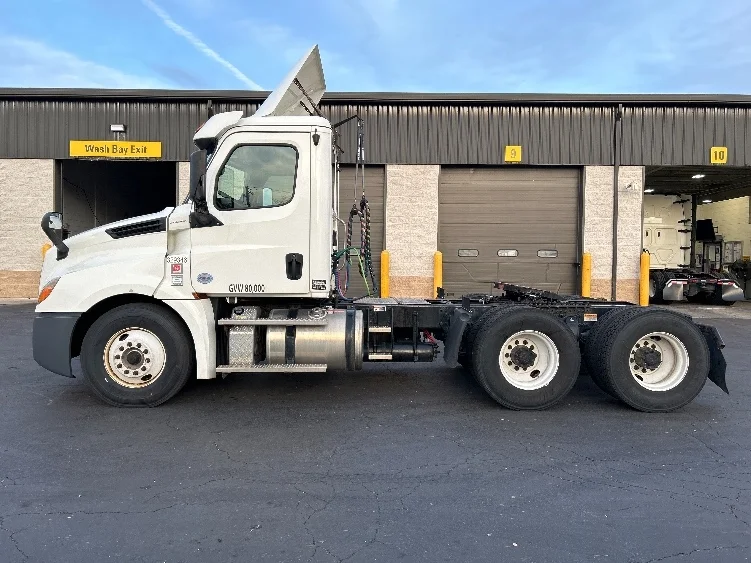 2019 Freightliner Cascadia in Dayton, NJ — photo 4