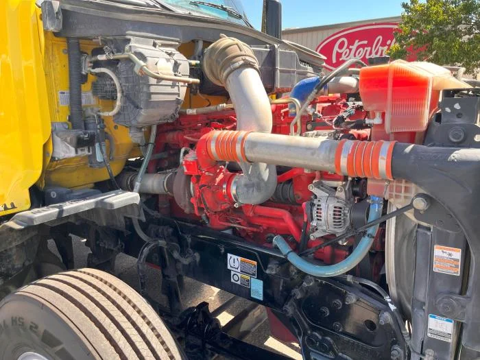 2021 Peterbilt 579 in Albuquerque, NM — photo 8