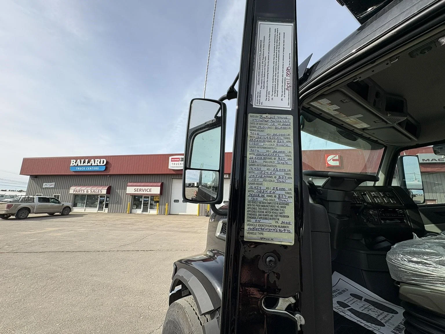 2026 Volvo VHD 300 in Hermon, ME — photo 6