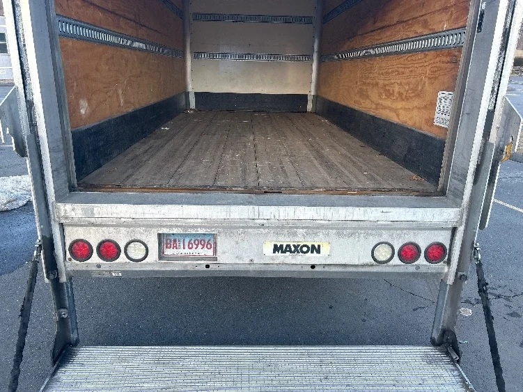 2021 Isuzu NQR - image 10