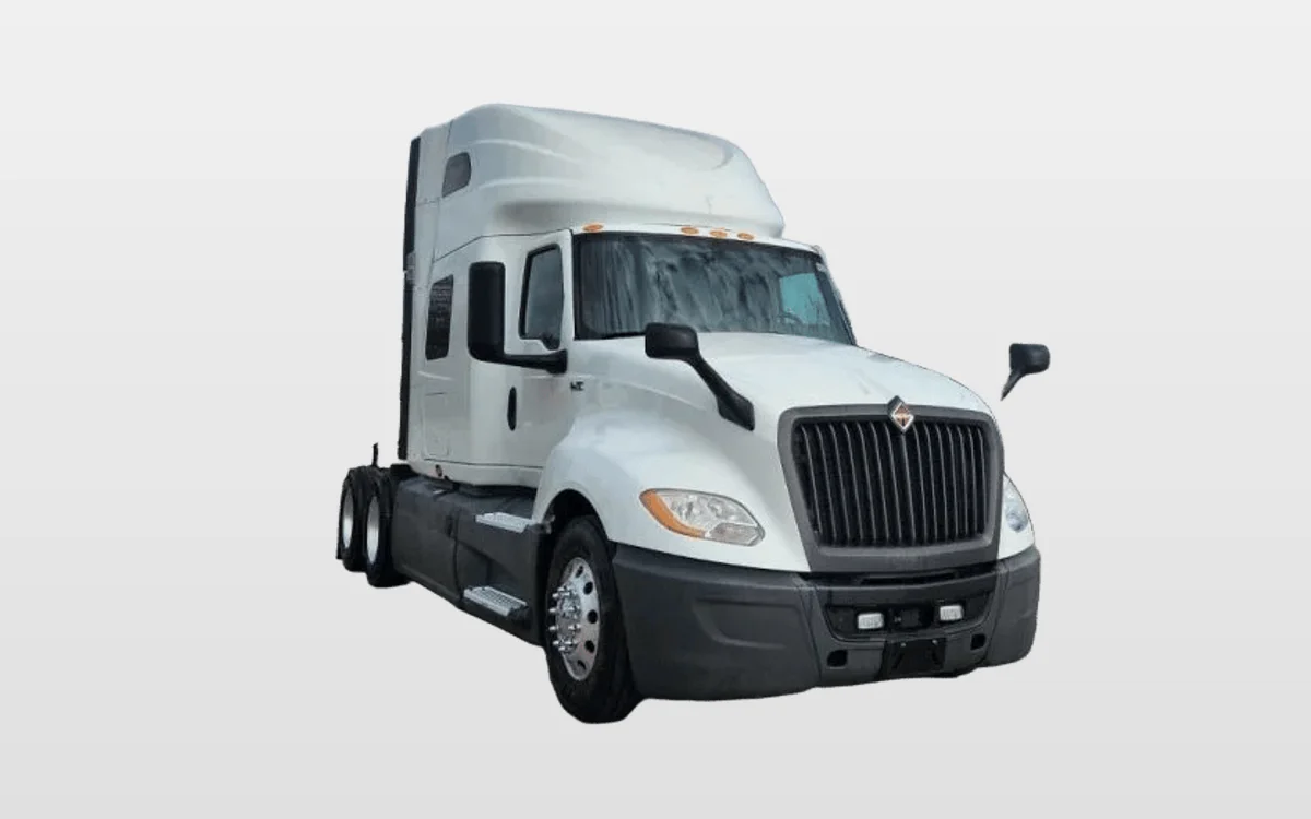 2021 International LT - image 1