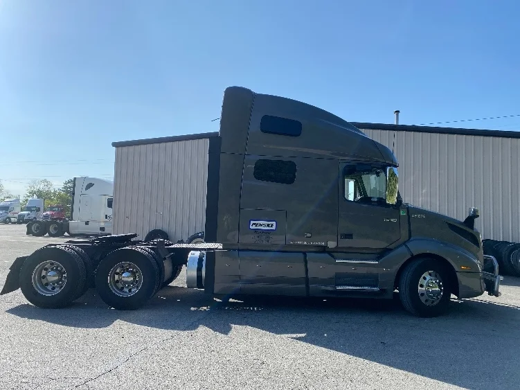 2022 Volvo VNL 760 in Cleveland, TN — photo 8
