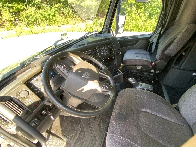 2022 Volvo VNL 760 in Cleveland, TN — photo 10