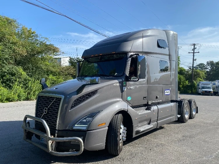 2022 Volvo VNL 760 in Cleveland, TN — photo 3
