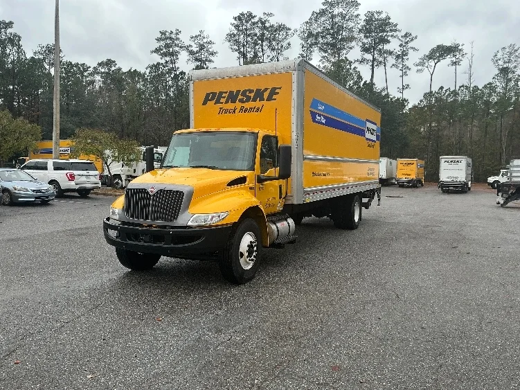 2022 International MV - image 3