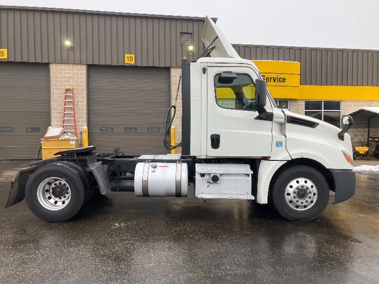 2019 Freightliner Cascadia in Baltimore, MD — photo 8