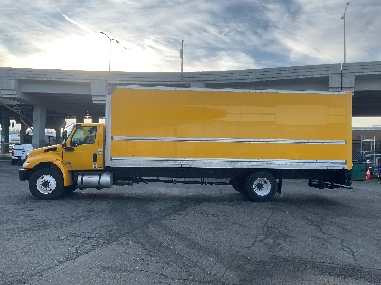 2021 International MV - image 4