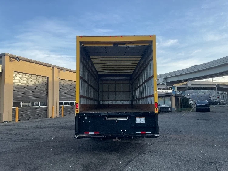 2021 International MV - image 8