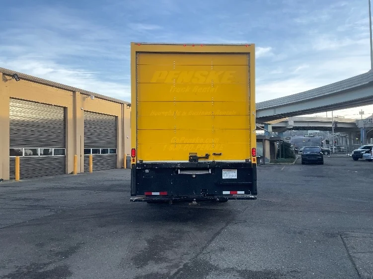 2021 International MV - image 7