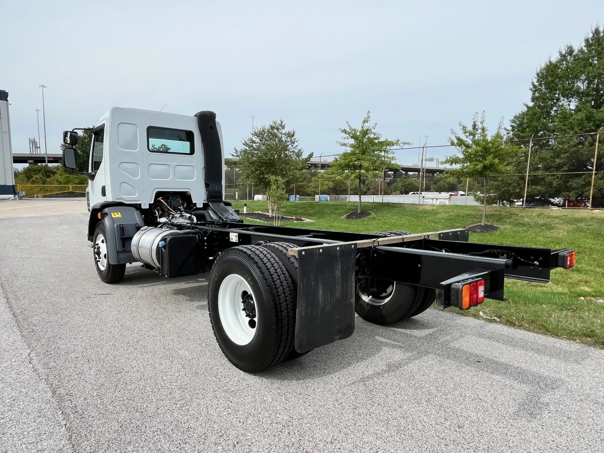 2026 Peterbilt 220EV in Baltimore, MD — photo 7