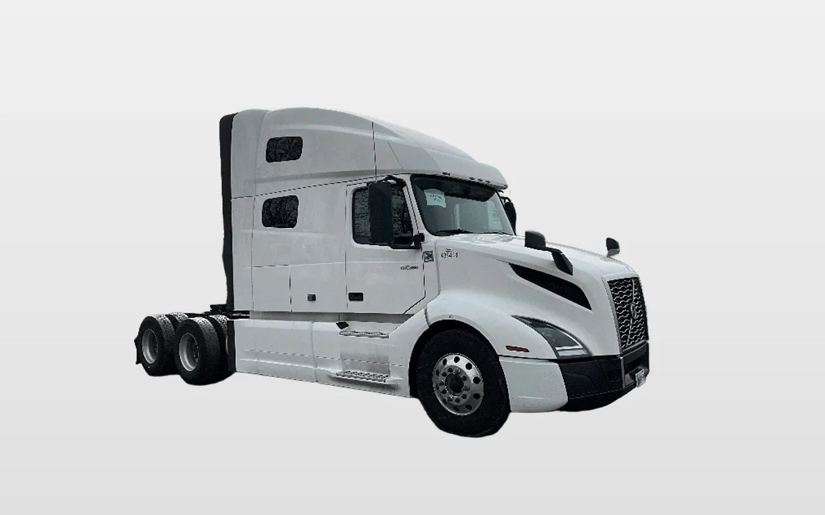 2022 Volvo - image 1