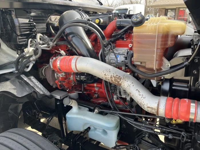 2023 International LT - image 7