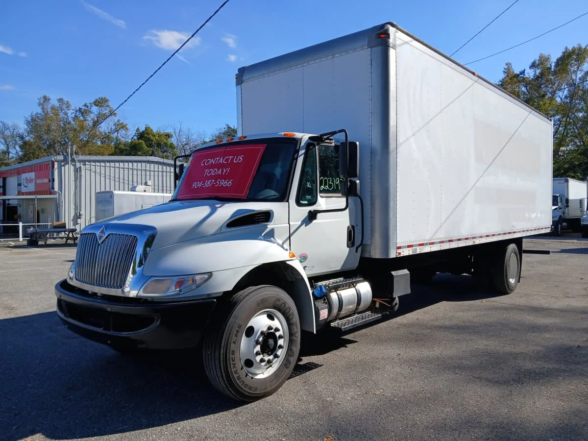 2018 International 4300 in Jacksonville, FL — photo 2