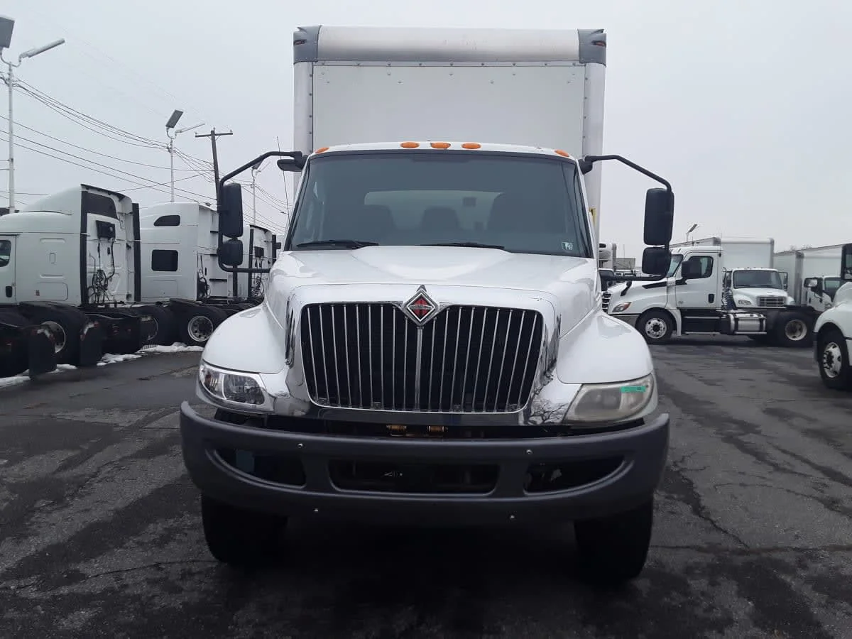 2020 International MV - image 2