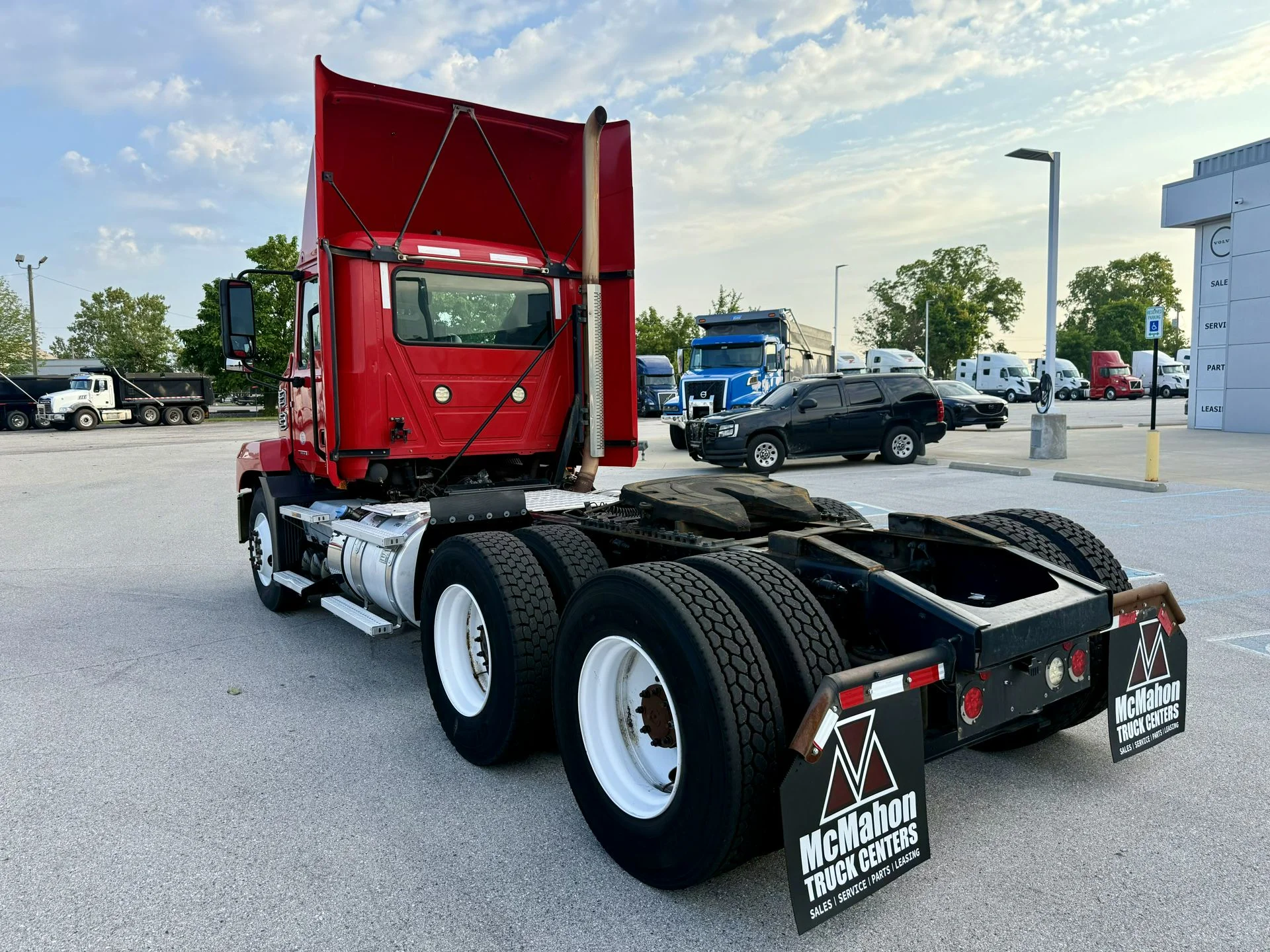 2020 Mack Anthem - image 9